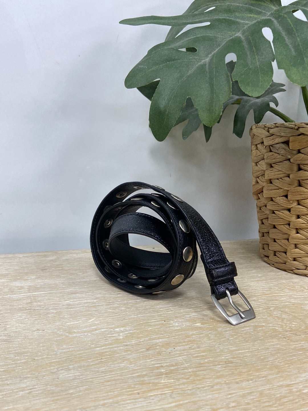 SAINT LAUREN. Studded slim belt S.100