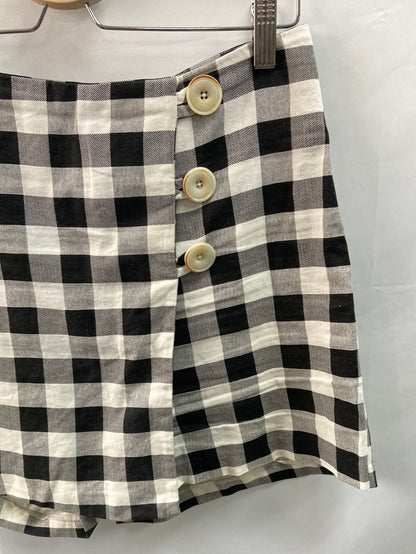 STRADIVARIUS. Checkered trouser skirt size 40