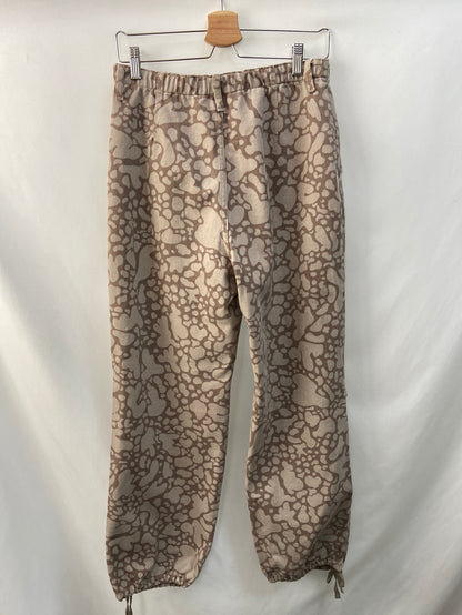 BERSHKA."parachute jeans" estampados T.S