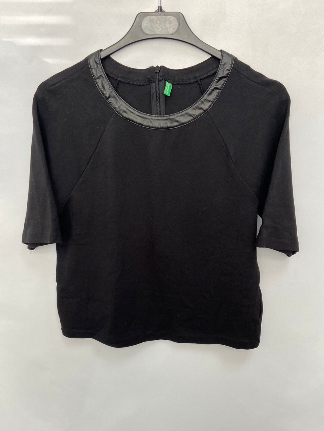 BENETTON.Black T-shirt with faux leather collar