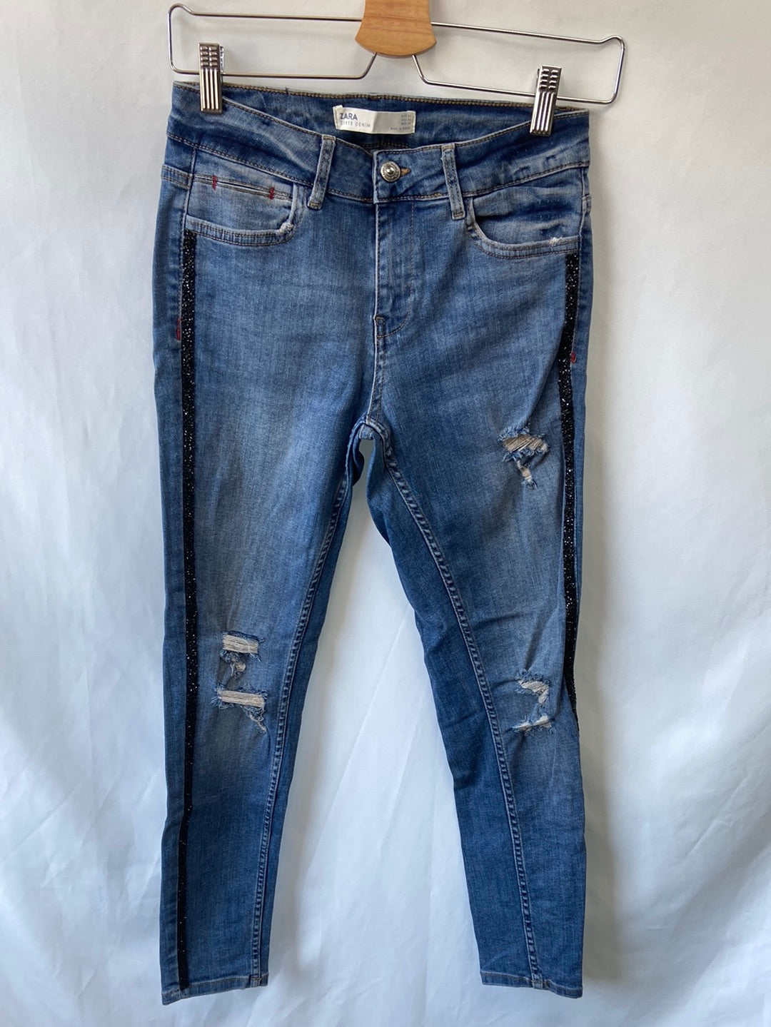 ZARA. Skinny jeans with rhinestone detailing, size 36
