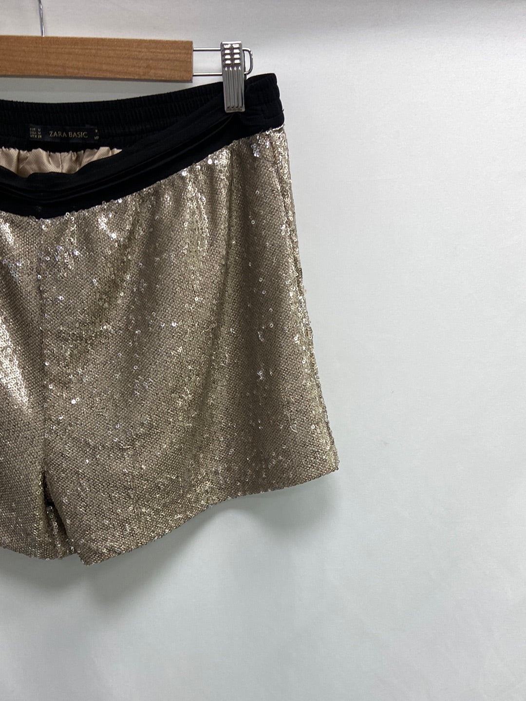 ZARA. Shorts lentejuelas T.m