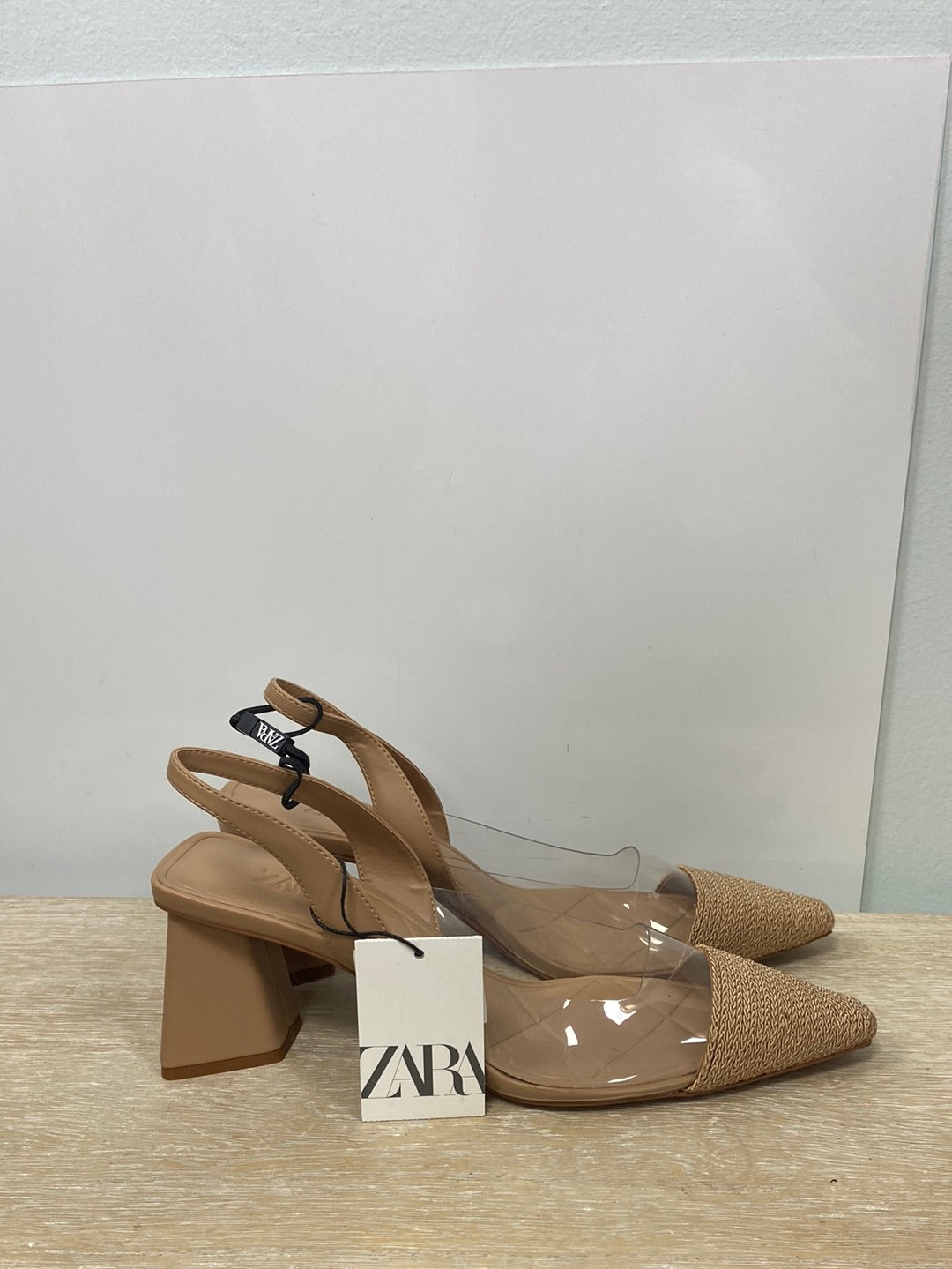 ZARA. Beige double texture sandals S.41