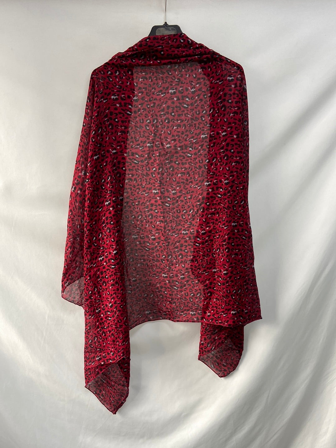 OTRAS. Fular animal print