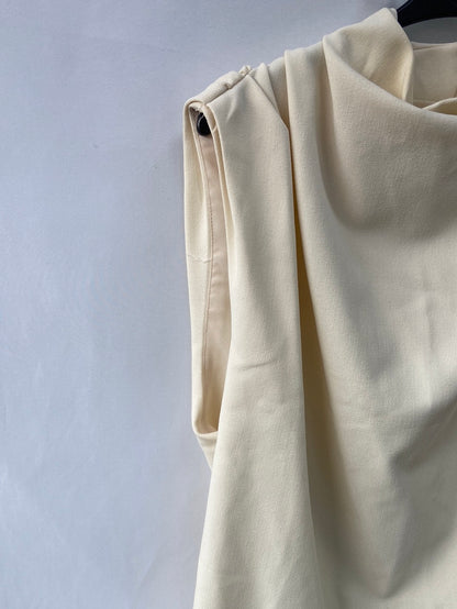ZARA.Blusa/top beige fruncido cuello tortuga T.S
