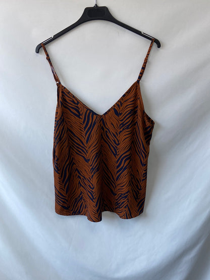 SHEIN.Top tirantes animal print T.36