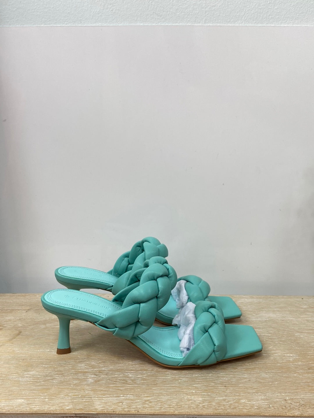 STRADIVARIUS.Blue braided heeled sandals S.37