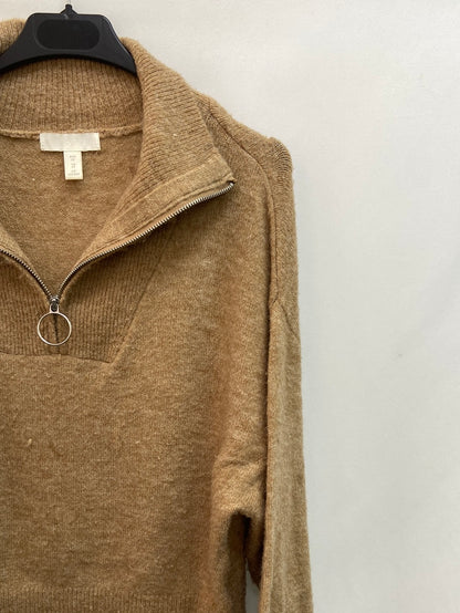 H&amp;M. Beige polo-style sweater S.XS (TARA)