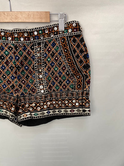 ZARA.Shorts pedrería T.m(42)