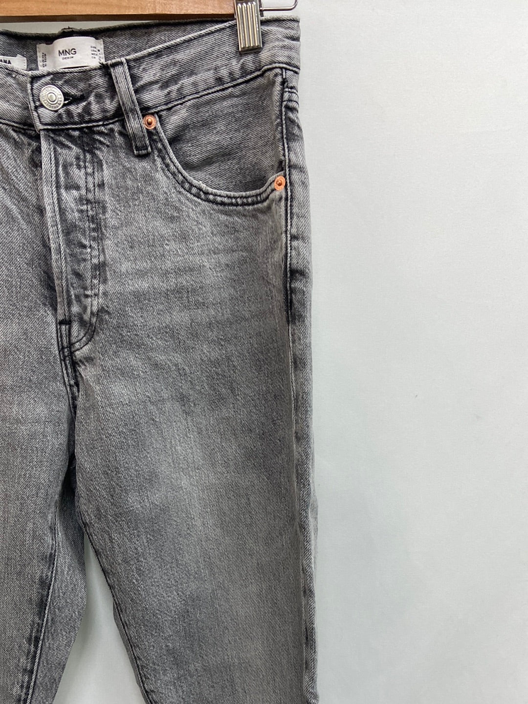 MANGO.Pantalones vaqueros rectos grises T.36