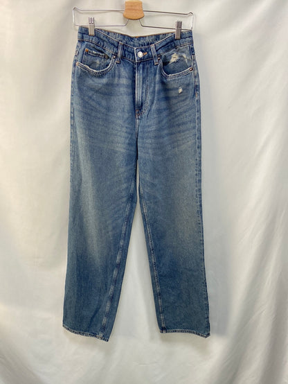 H&M.Pantalones vaqueros rectos T.38