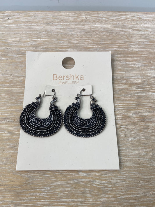 BERSHKA.Pendientes plateados