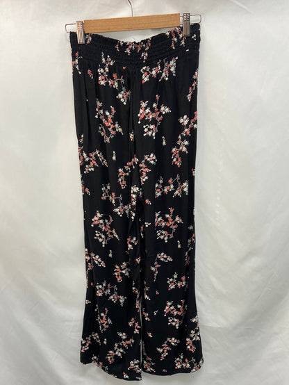 OTRAS.Pantalones fluidos negros T. xs/s