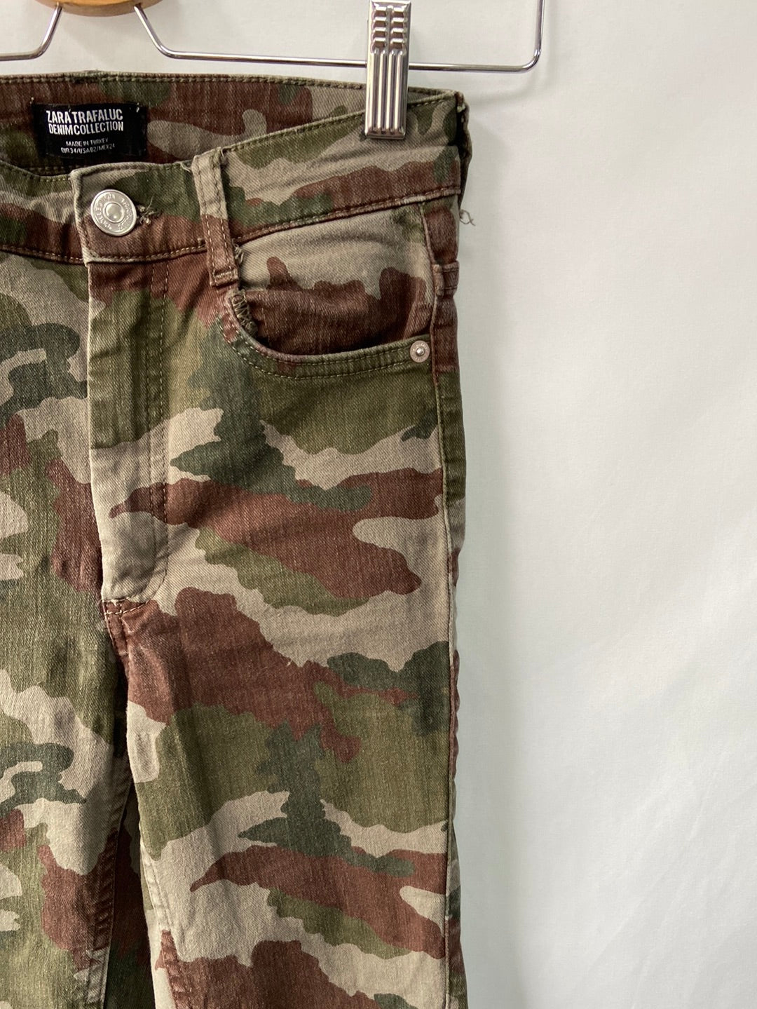 ZARA.Pantalones camuflaje T.34 (32)