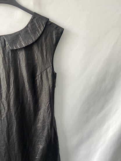 DNKY JEANS. Vestido negro satinado T.34