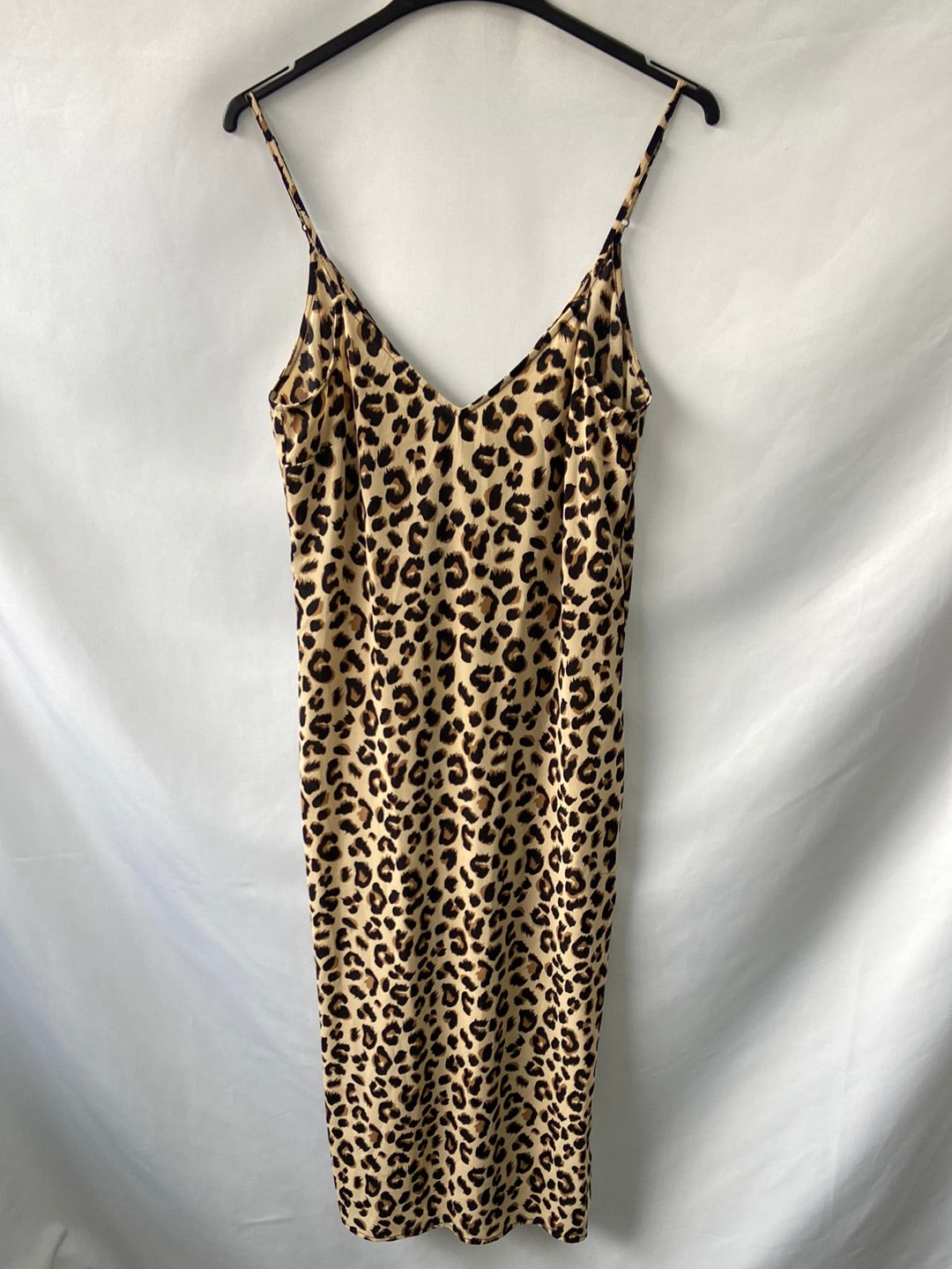 H&M.Vestido midi lencero print T.34