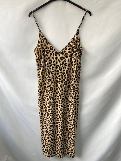 H&M.Vestido midi lencero print T.34