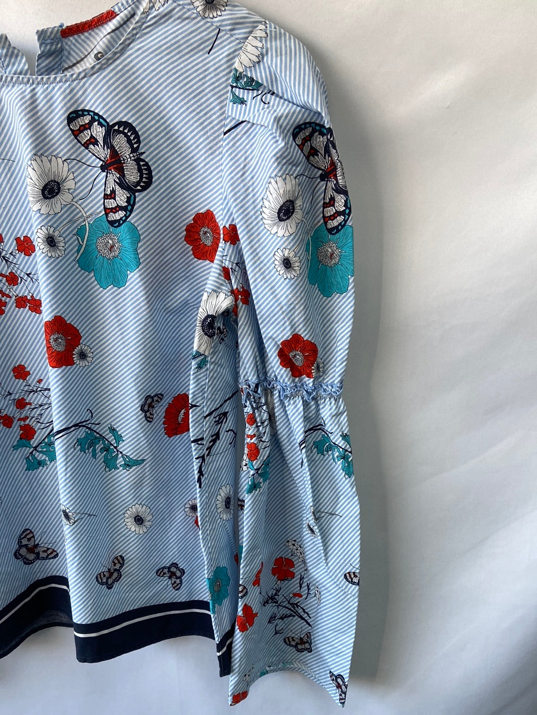 ZARA.Blusa rayas y flores T.xs (Tara)