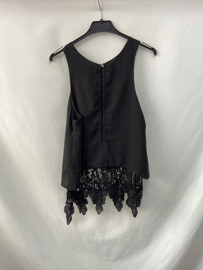 OTHER. Black double textured Ts top