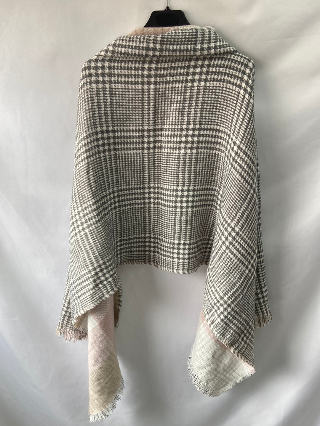 OTRAS.Bufanda tonos pastel doble estampado