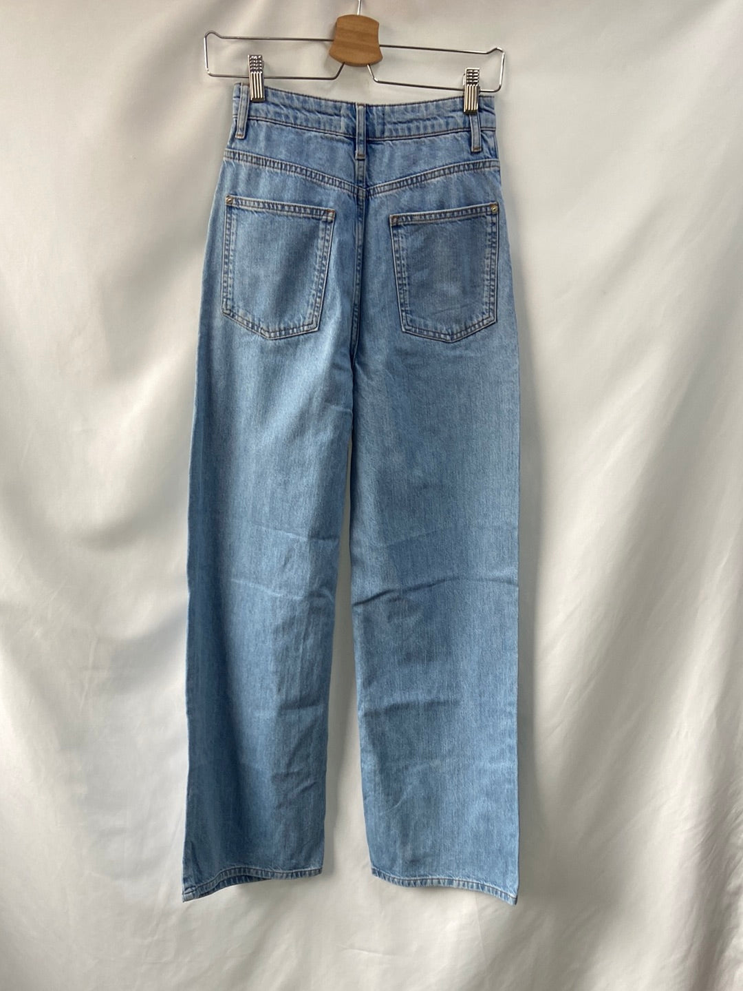 MANGO.Pantalones vaqueros anchos T.34