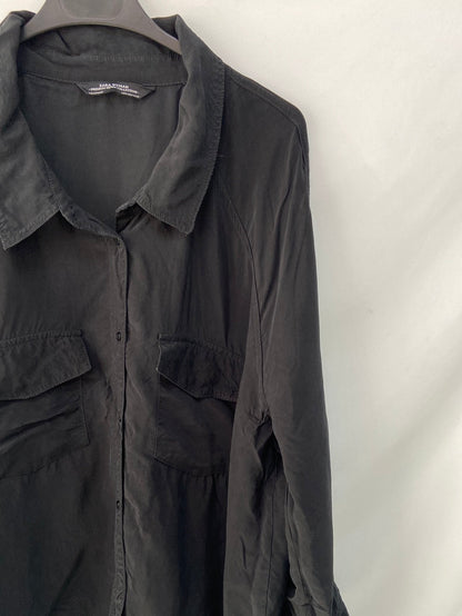 ZARA.Blusa negra oversized T.m