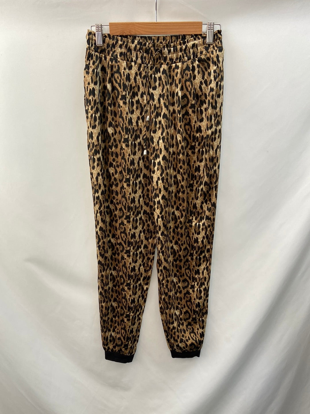 ZARA. Relaxed animal print Ts pants