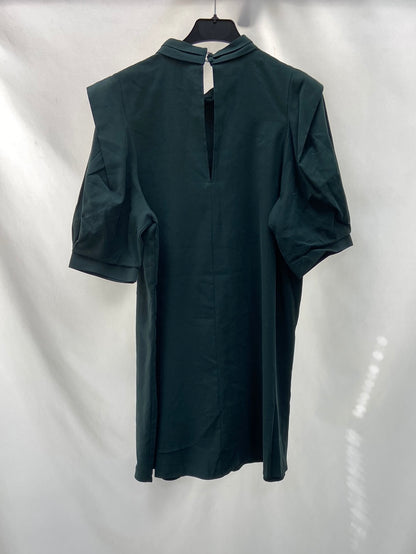 ZARA.Vestido corto verde T.L