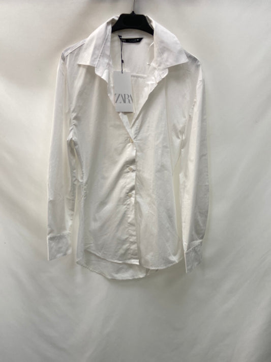 ZARA.Camisa blanca entallada T.S