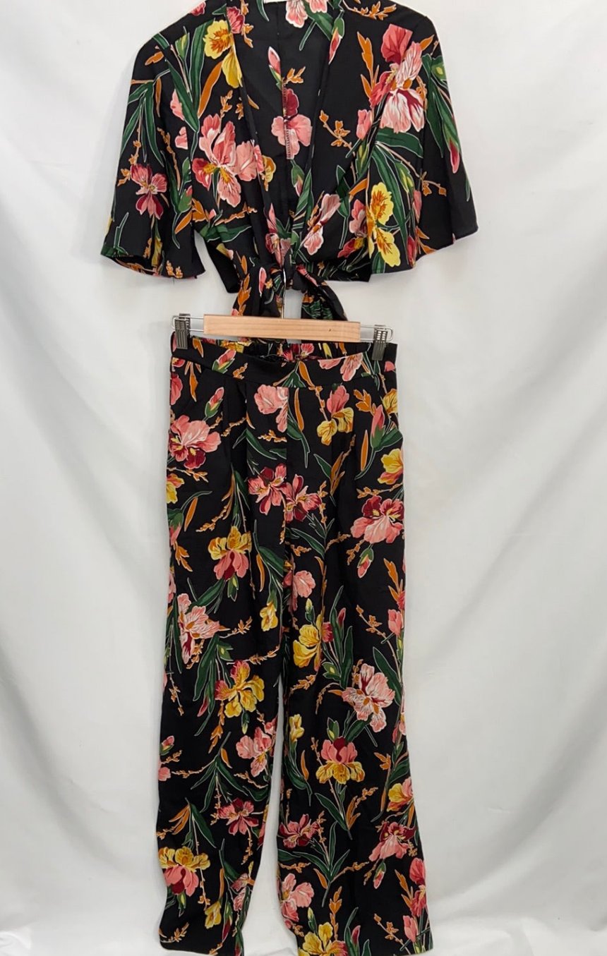 LOAVIES.Total look croptop y palazzo T.XS