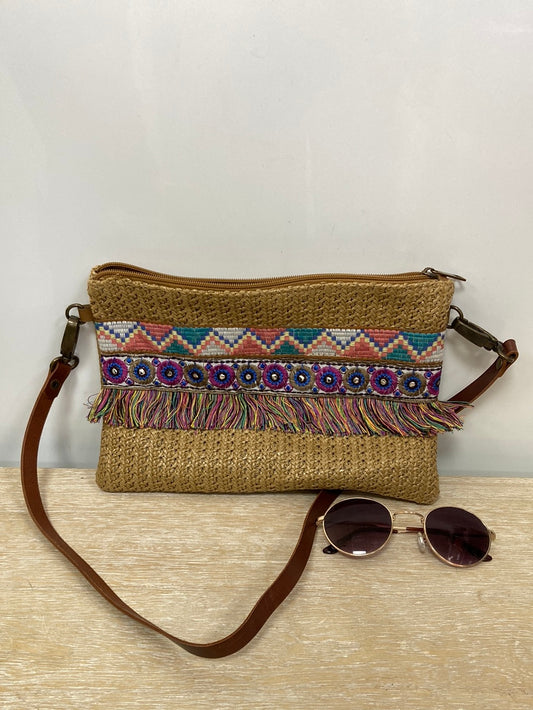 OTHERS. Embroidered raffia handbag