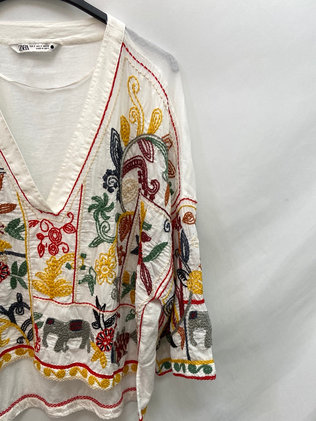 ZARA. Blusa bordada colores T.s