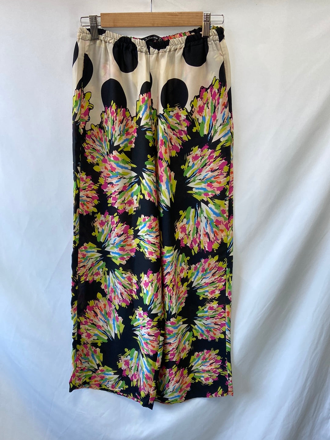 ZARA.Pantalones fluidos multiestampado T.S
