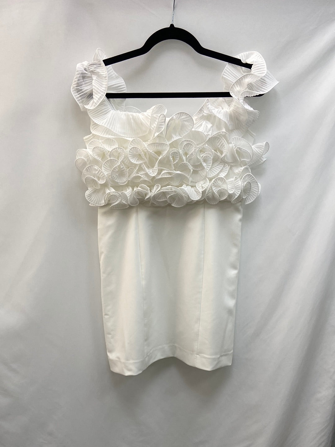 ZARA. Short dress with ruffled neckline TL