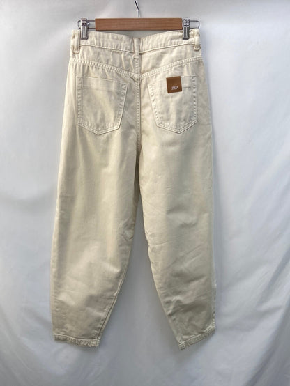 ZARA. Pantalón beige slouchy T.36