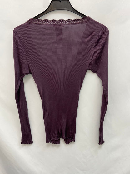 CAROLL.Top punto morado encaje T.38