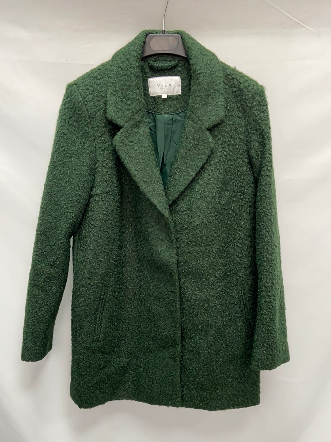 VILA.Abrigo verde borrego T.34