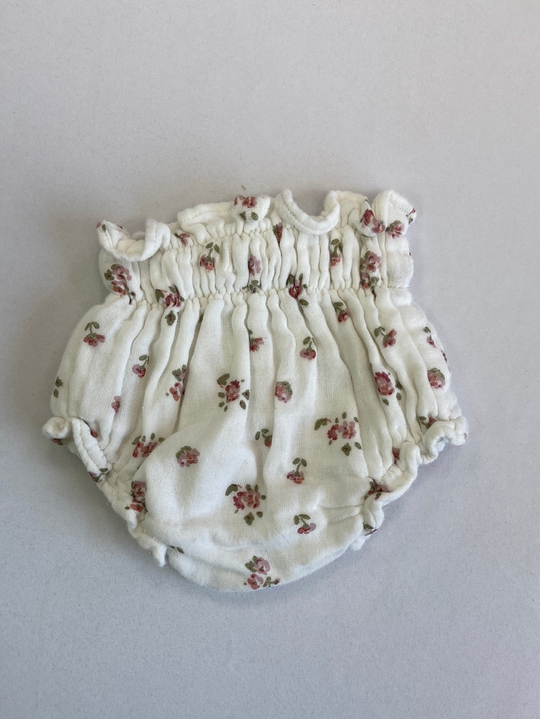 NICOLI. pololo blanca flores rosas T.0-3 meses