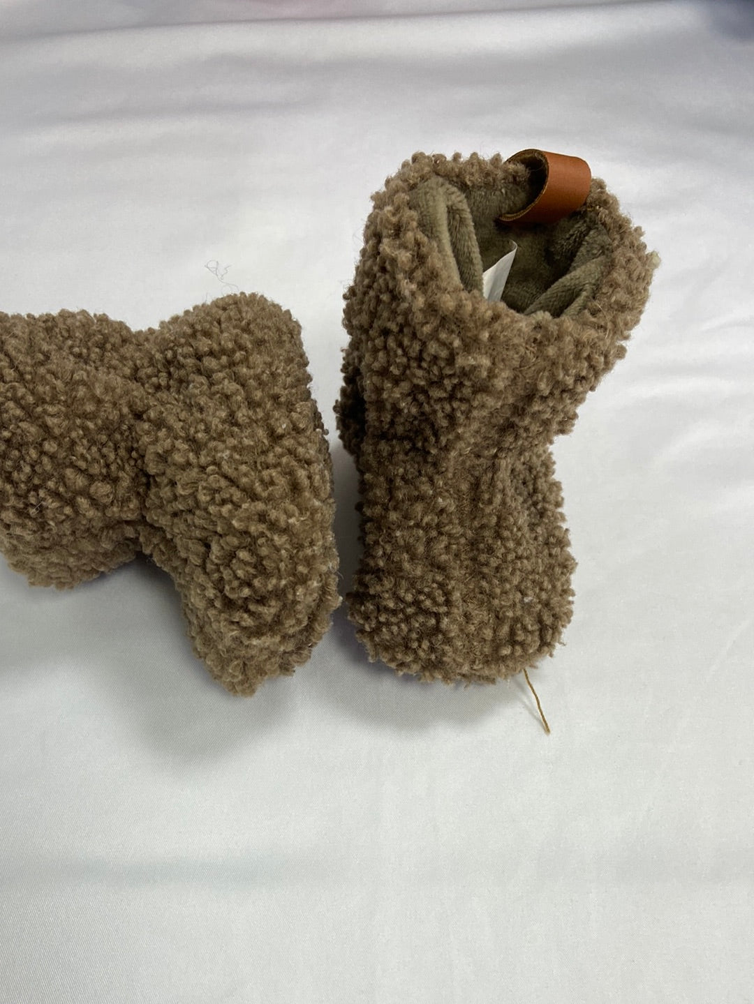 OTRAS.Patucos borrego T.9