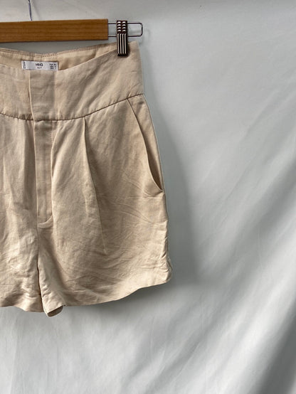 MANGO.Shorts beiges pinzas T.34