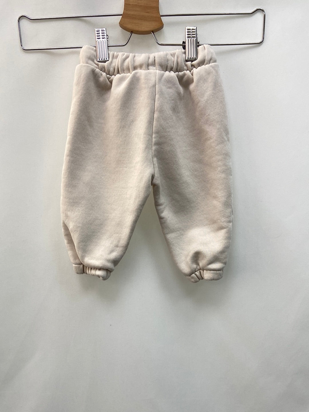 ZARA.Pantalones 6-9 meses
