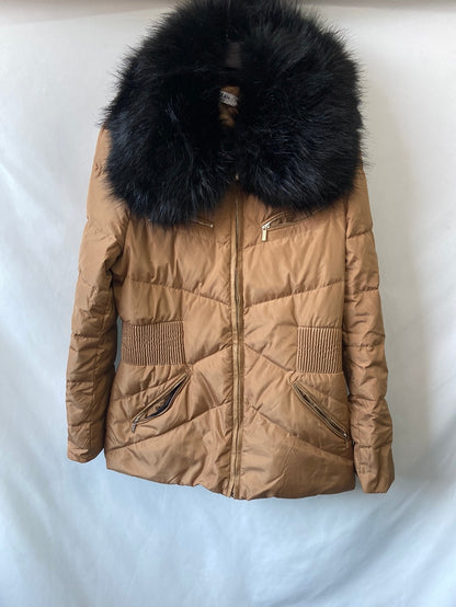 MORGAN.Plumas marrón cuello pelo T.42(L) TARA