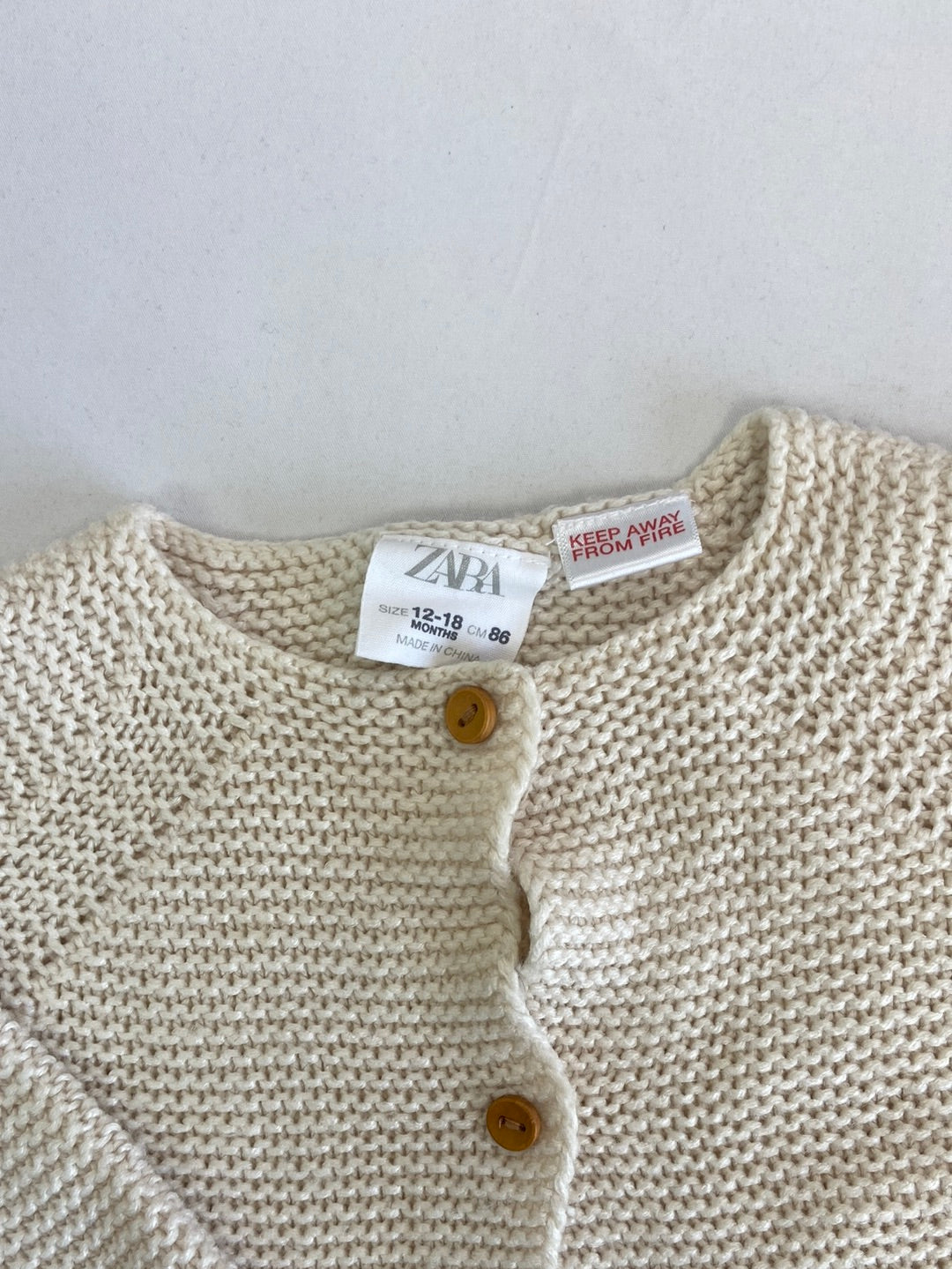 ZAR. Rebeca beige mini volante T.12/18m