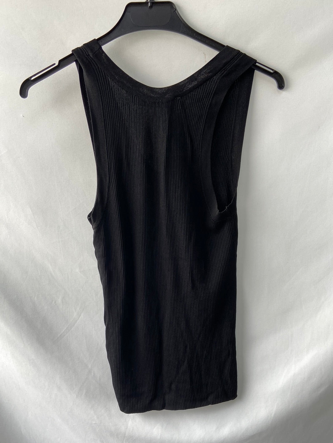 ZARA.Camiseta básica negra T.m