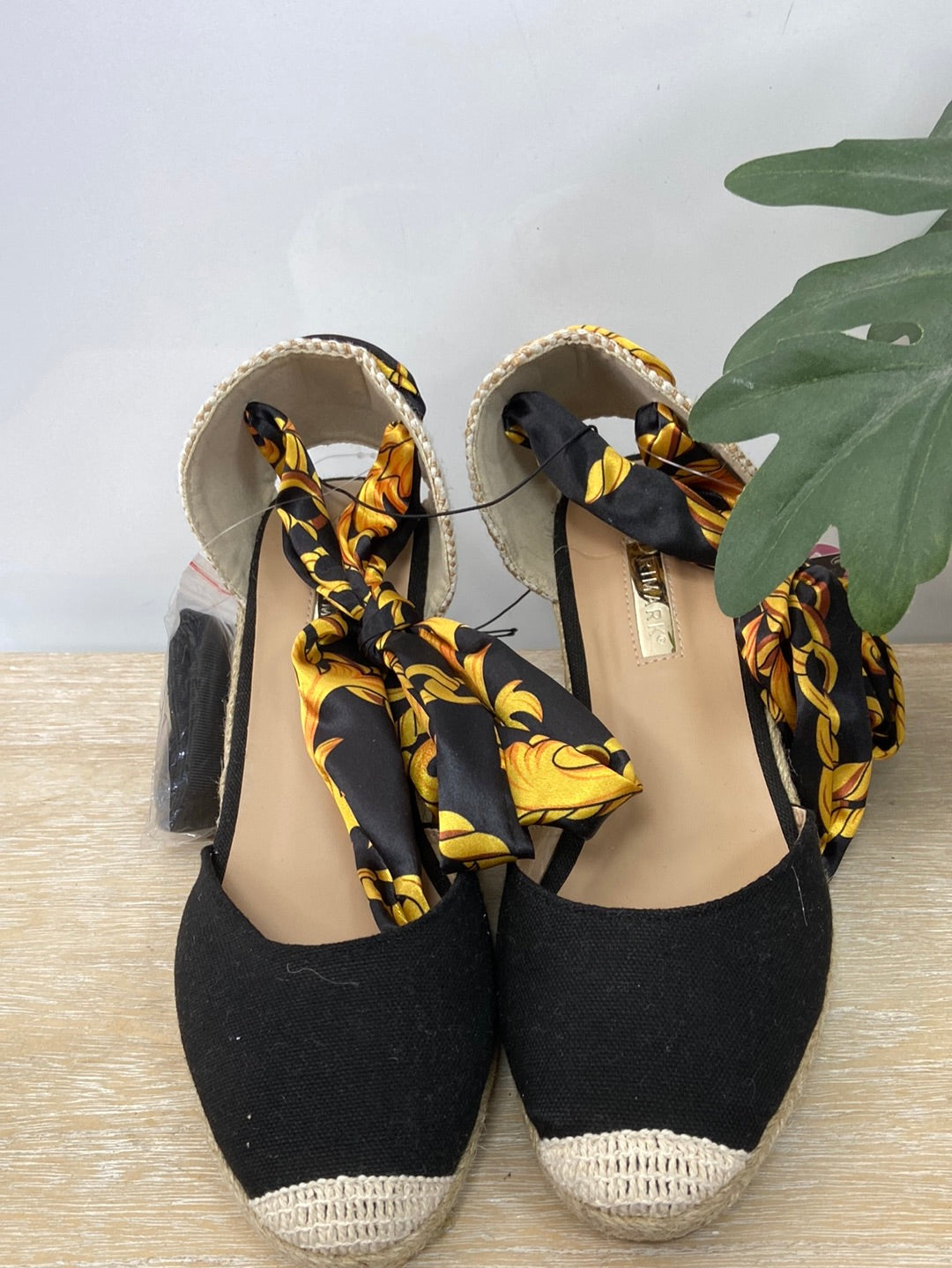 PRIMARK.Cuñas negras lazada T.40