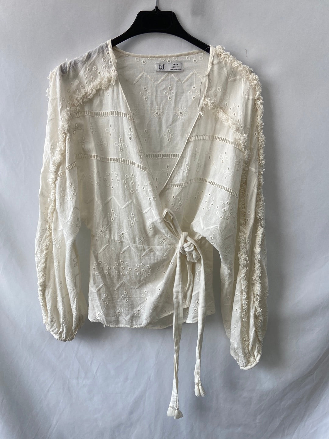 ZARA.Top beige troquelado flexos cruzado T.M