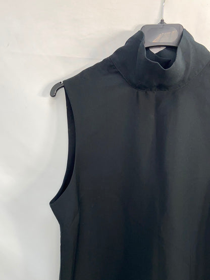 BIKBOK.Blusa negra cuello Perkins T.L