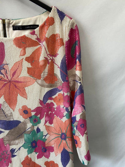 ZARA. Vestido flores lentejuelas  T.s