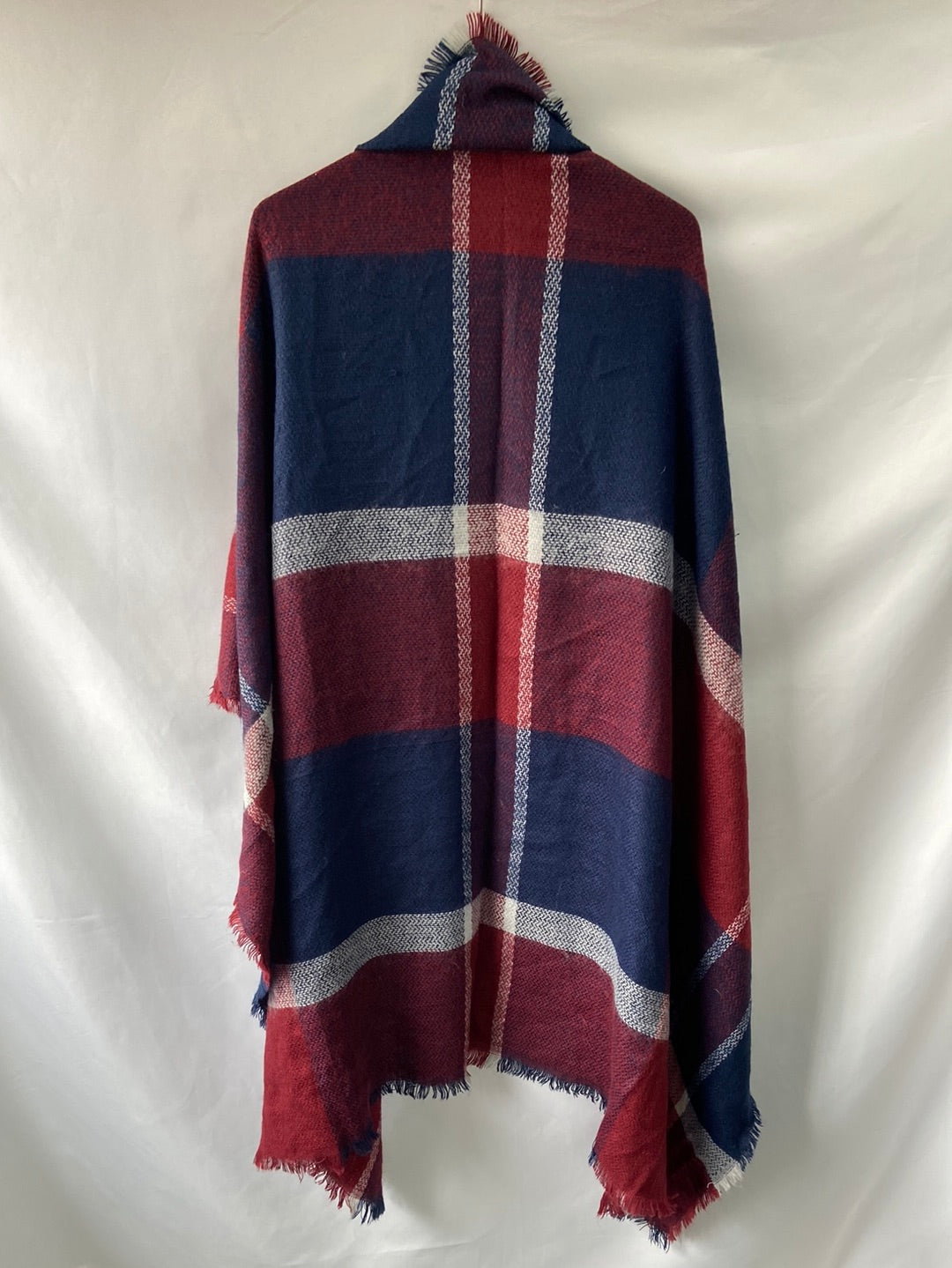 OTRAS.Bufanda oversized cuadros