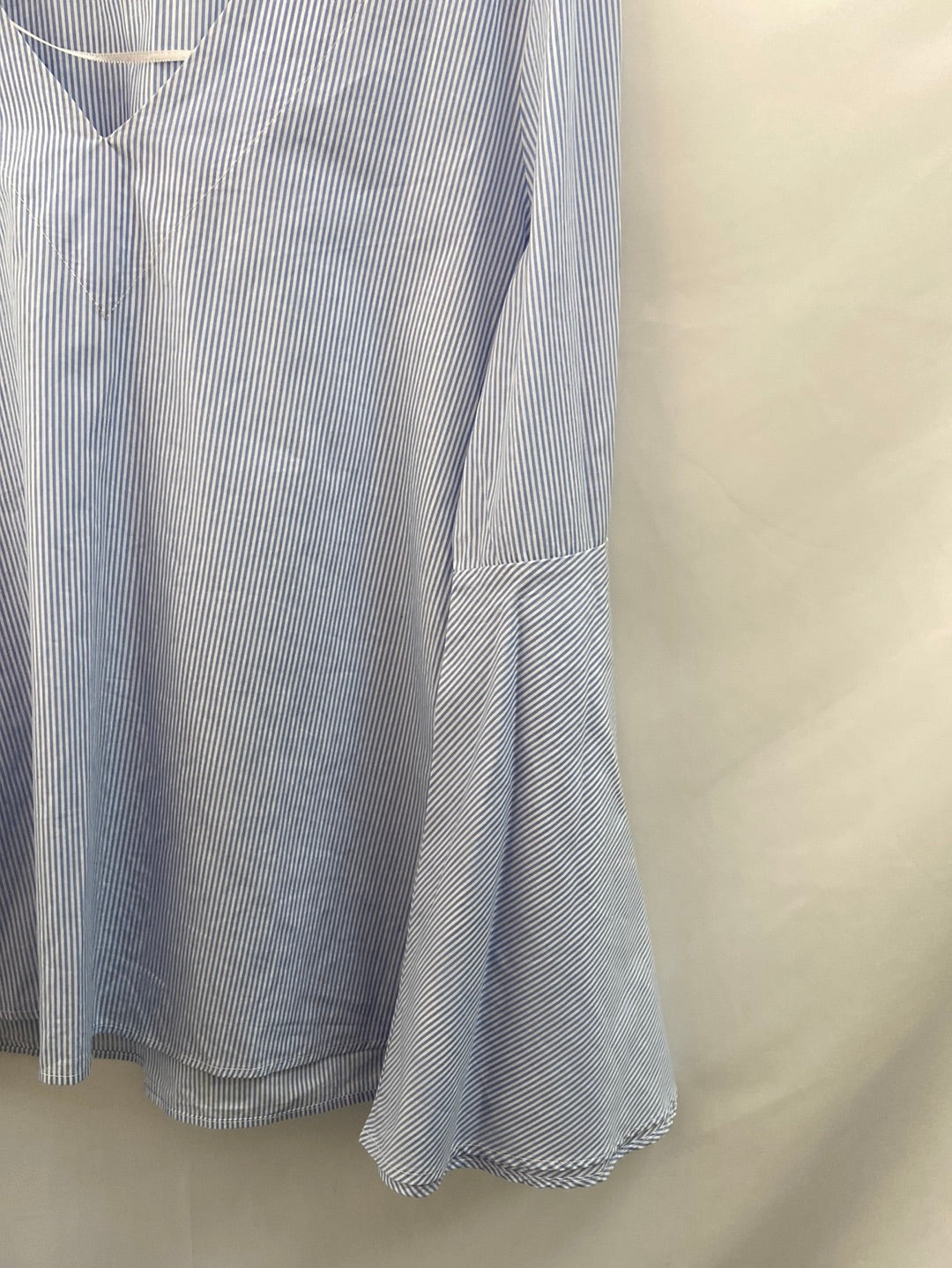 ZARA. Blusa rayas mangas volantes T.xs